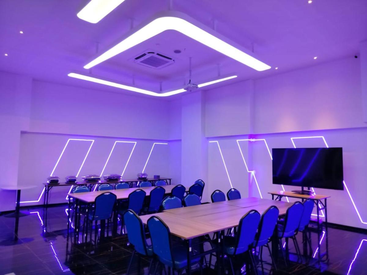 Moritz Biz Gandaria Hotel Jakarta Exterior photo