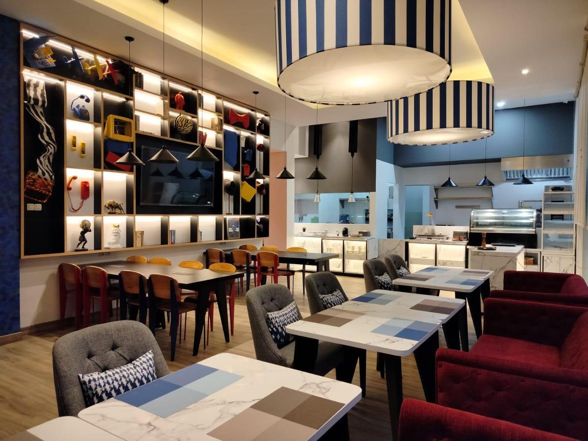 Moritz Biz Gandaria Hotel Jakarta Exterior photo